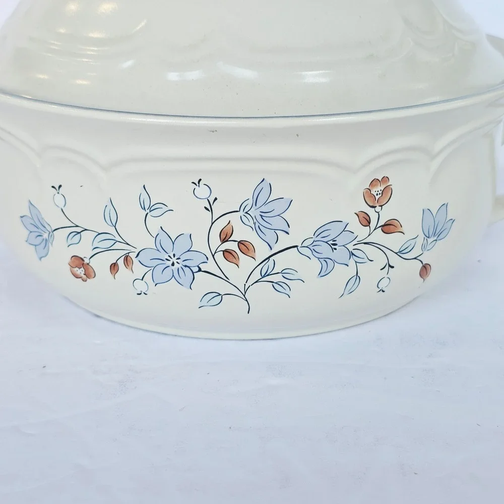 Vintage Cordella Bluet Floral Stoneware Casserole Dish Lid Round Farmhouse
